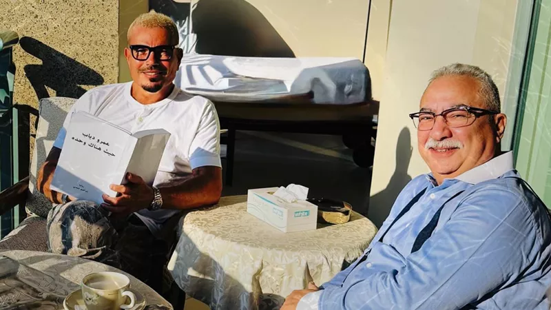 إبراهيم عيسى يكشف سر نجاح عمرو دياب : موسيقي شامل وليس مجرد مطرب 