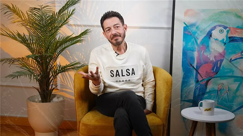 أحمد زاهر : ماعرفش سبب تأجيل مسلسل حرم السفير وممكن نستأنف التحضير بعد رمضان