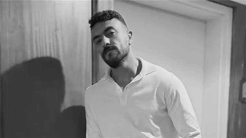 أحمد العوضي مخرج ومكتشف للنجوم ضمن أحداث مسلسل الأستاذ