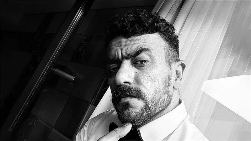 توقف الأستاذ وتأجيل شمشون ودليلة ..  تخبطات تواجه مشروعات أحمد العوضي