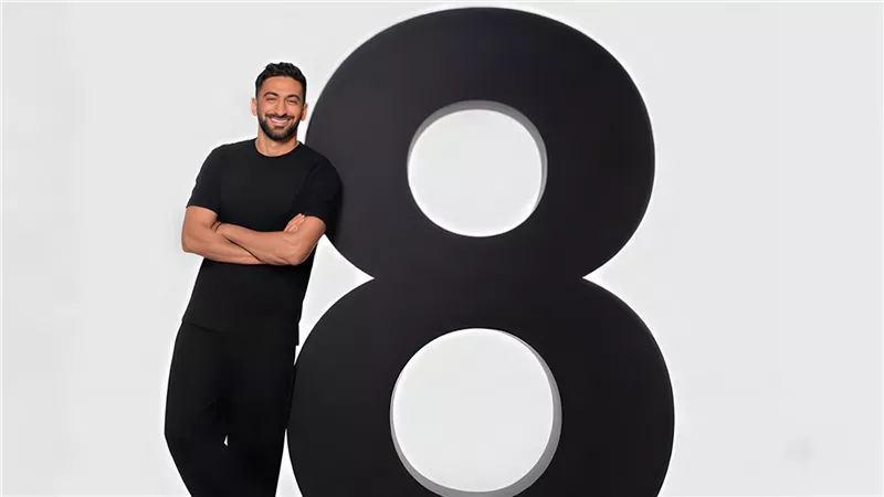 أنس بوخش يحتفل بمرور 8 سنوات على ABtalks : شكرًا لأنكم جزء من هذه الرحلة الإنسانية